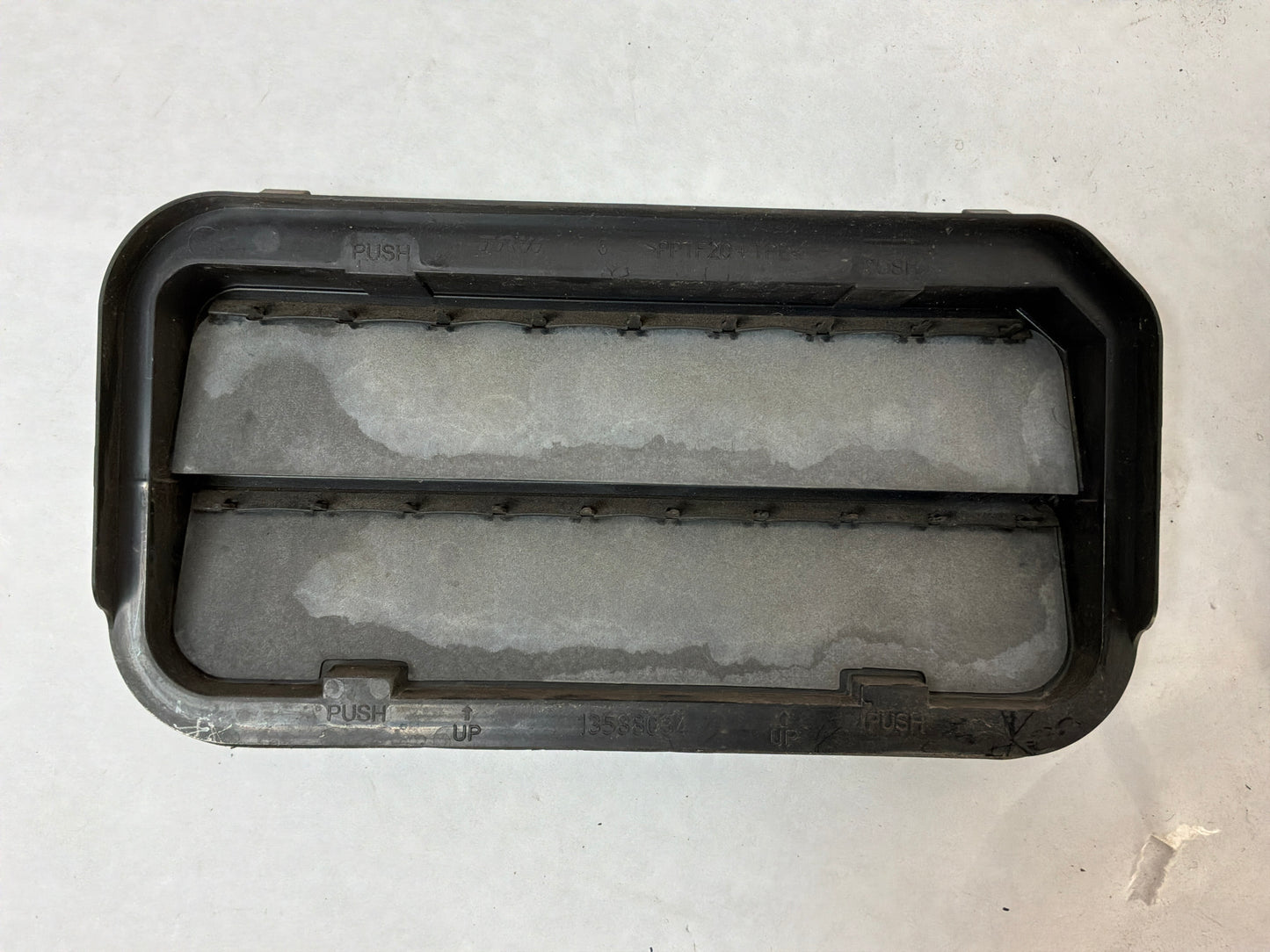 2017 Chevy SS Sedan RH & LH Rear Body Quarter Positive Air Pressure Vents Grills OEM