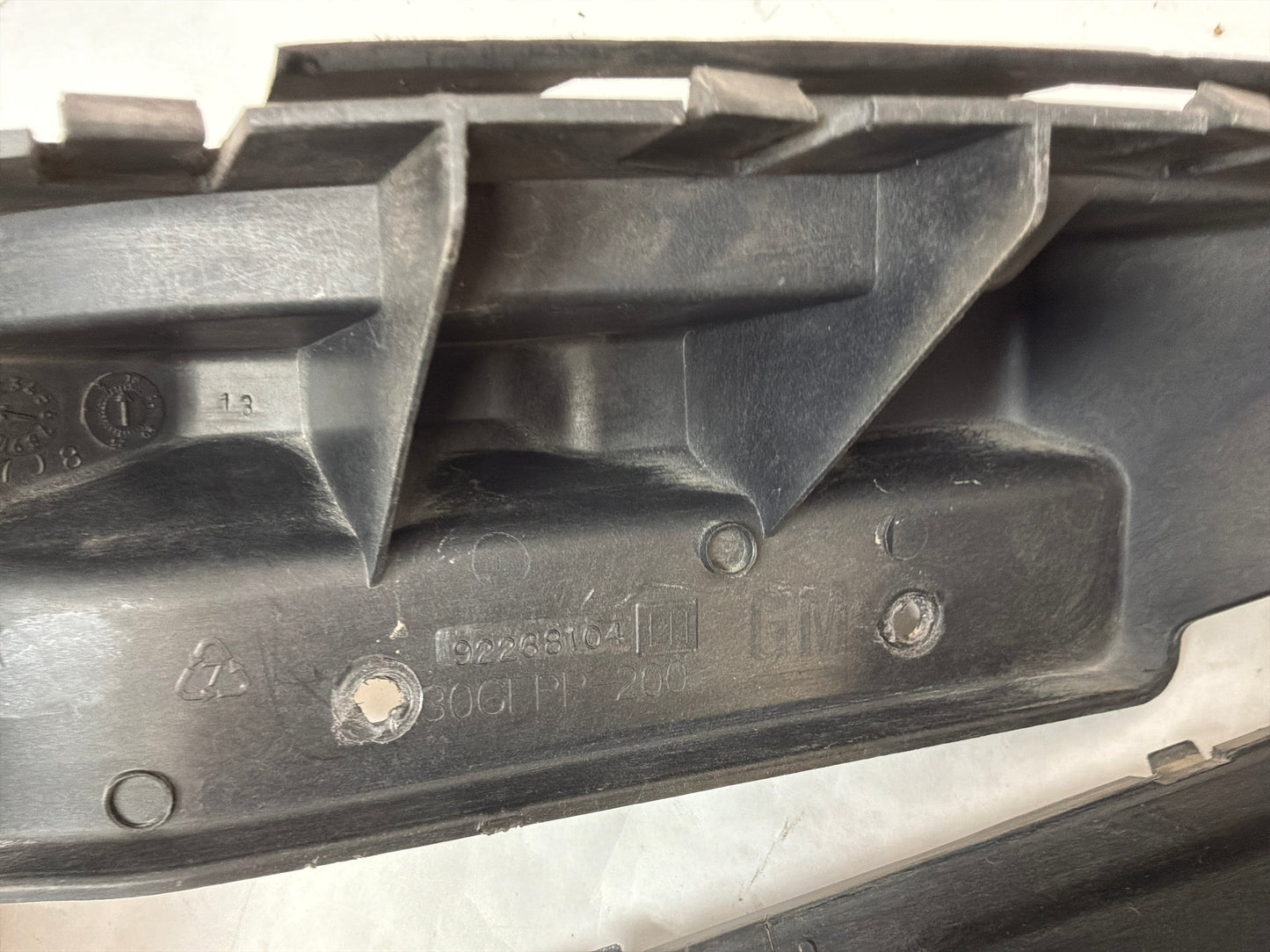 2016 Chevy Caprice PPV RH & LH Rear Bumper Guide Brackets Mounts Supports OEM
