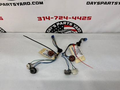 2006 Pontiac GTO RH & LH Taillight Tail Light Wire Wiring Harness Sockets OEM