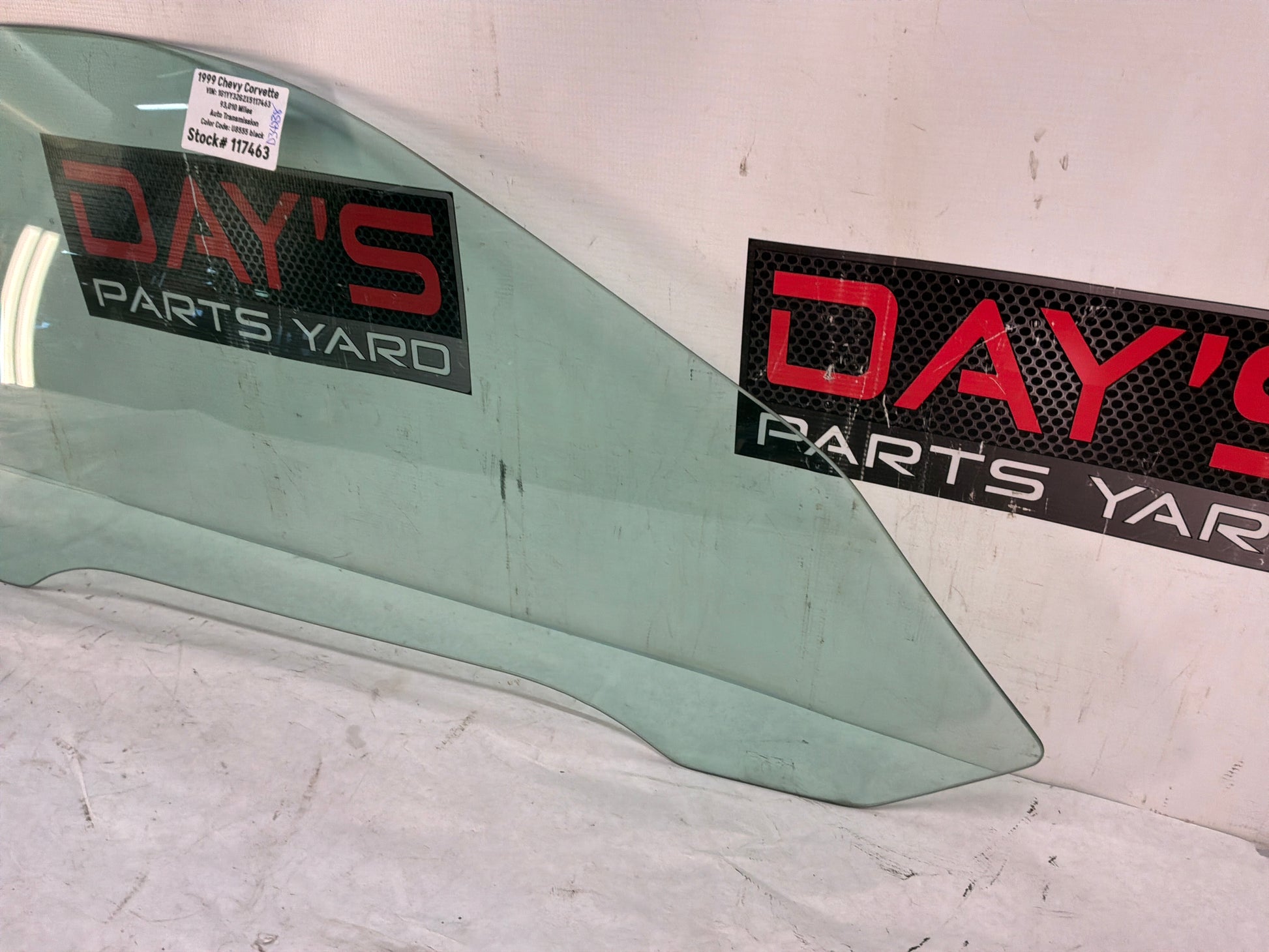 Rh front glass - Day's Parts Yard