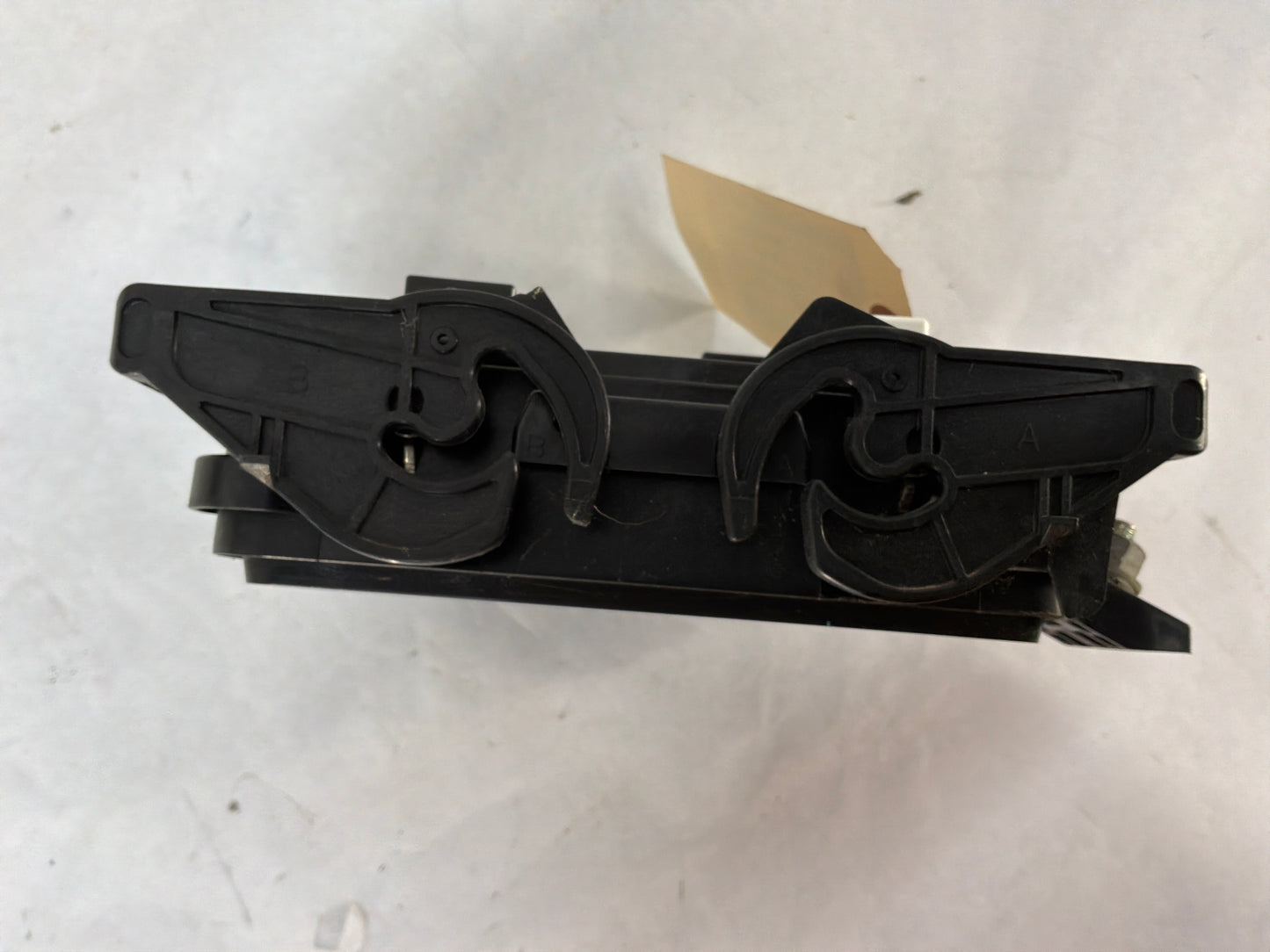 2015 Chevy SS Sedan Engine Bay Fuse Relay Wiring Wire Harness Junction Box Block OEM