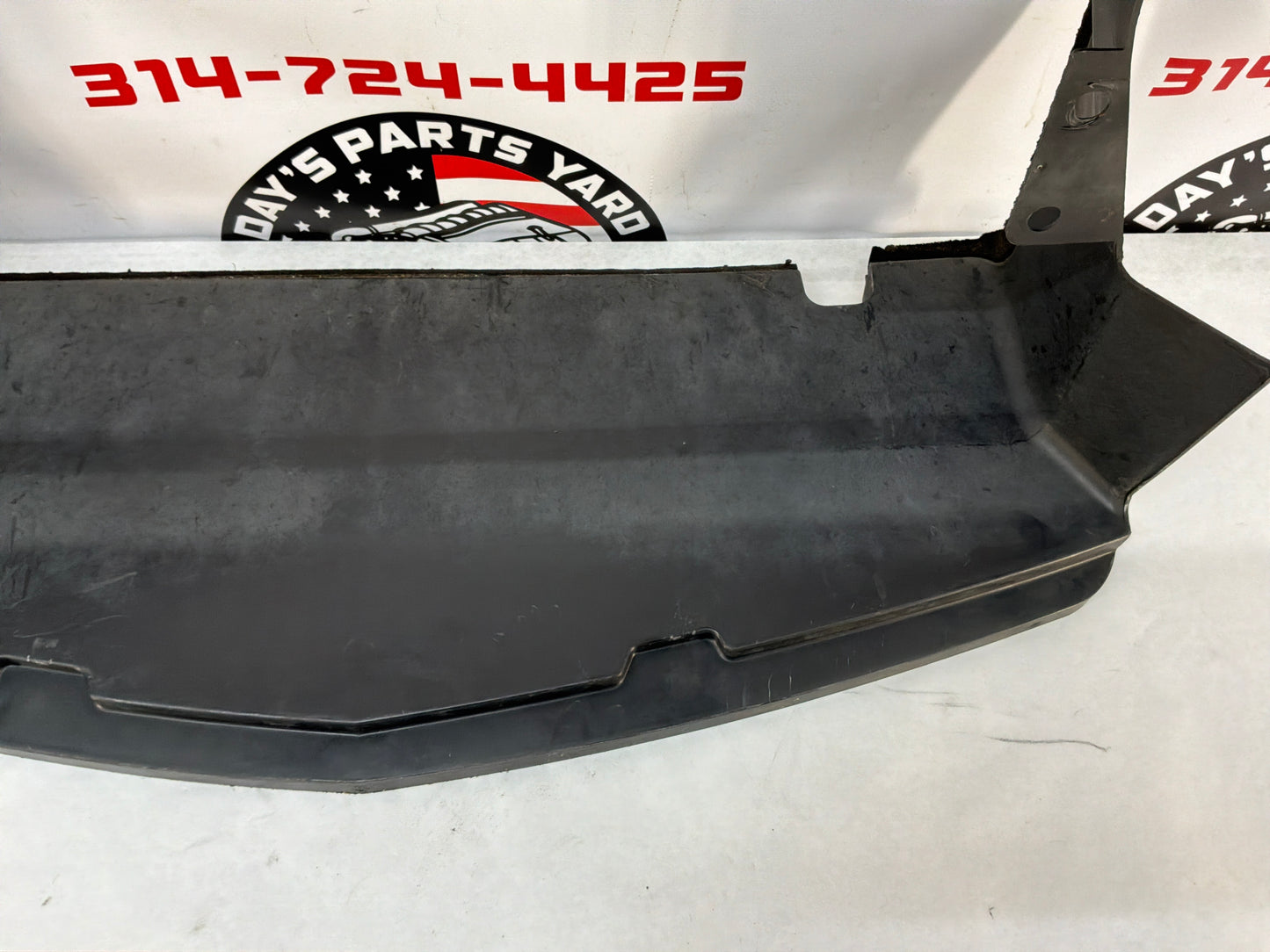 2008 Pontiac G8 Base Duct Radiator Engine Air Inle