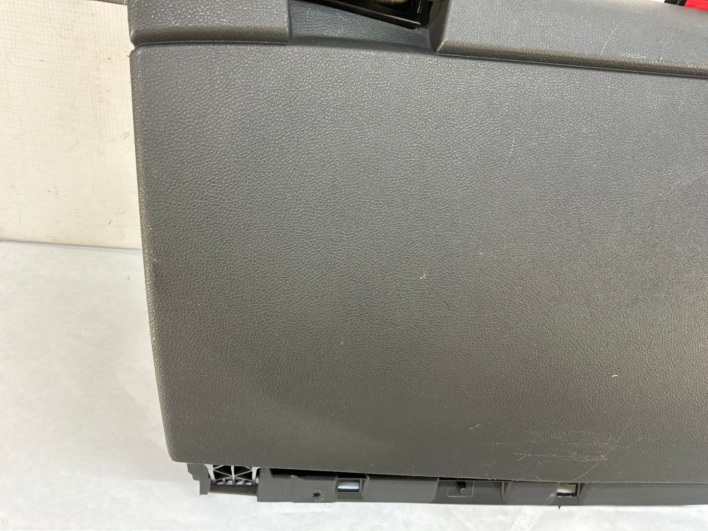 Glove box - Day's Parts Yard