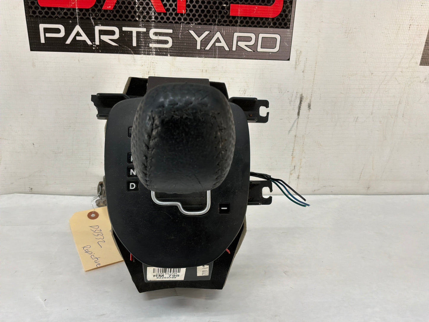 2009 Pontiac G8 Automatic Gear Selector Shifter Assembly OEM - Day's Parts Yard