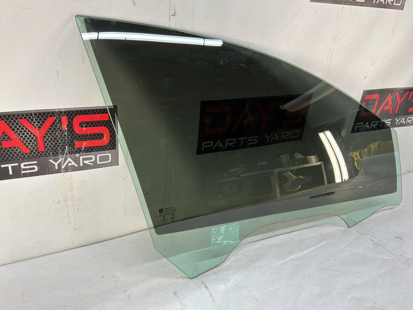 2017 Chevy SS Sedan RH Passenger Front Door Window Glass OEM