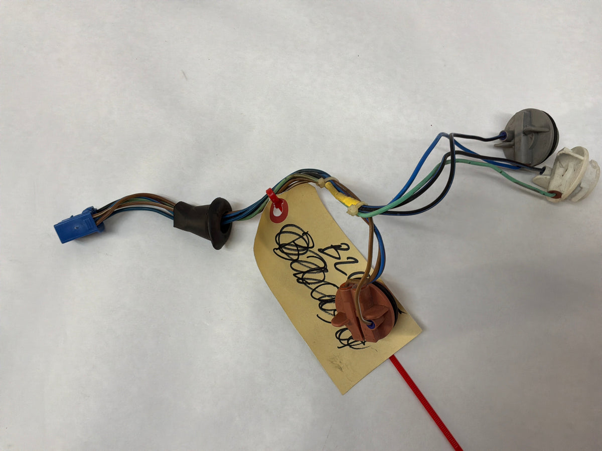 2006 Pontiac GTO RH & LH Taillight Tail Light Wire Wiring Harness Sockets OEM