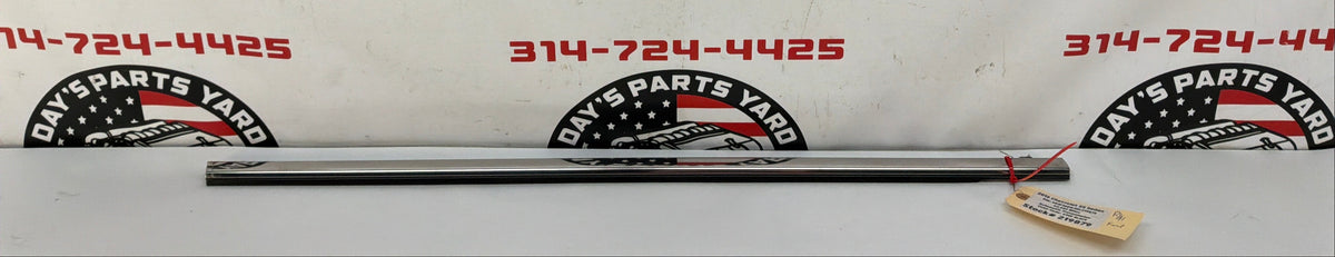 2016 Chevy SS Sedan RH Passenger Front Window Door Belt Reveal Molding Trim OEM