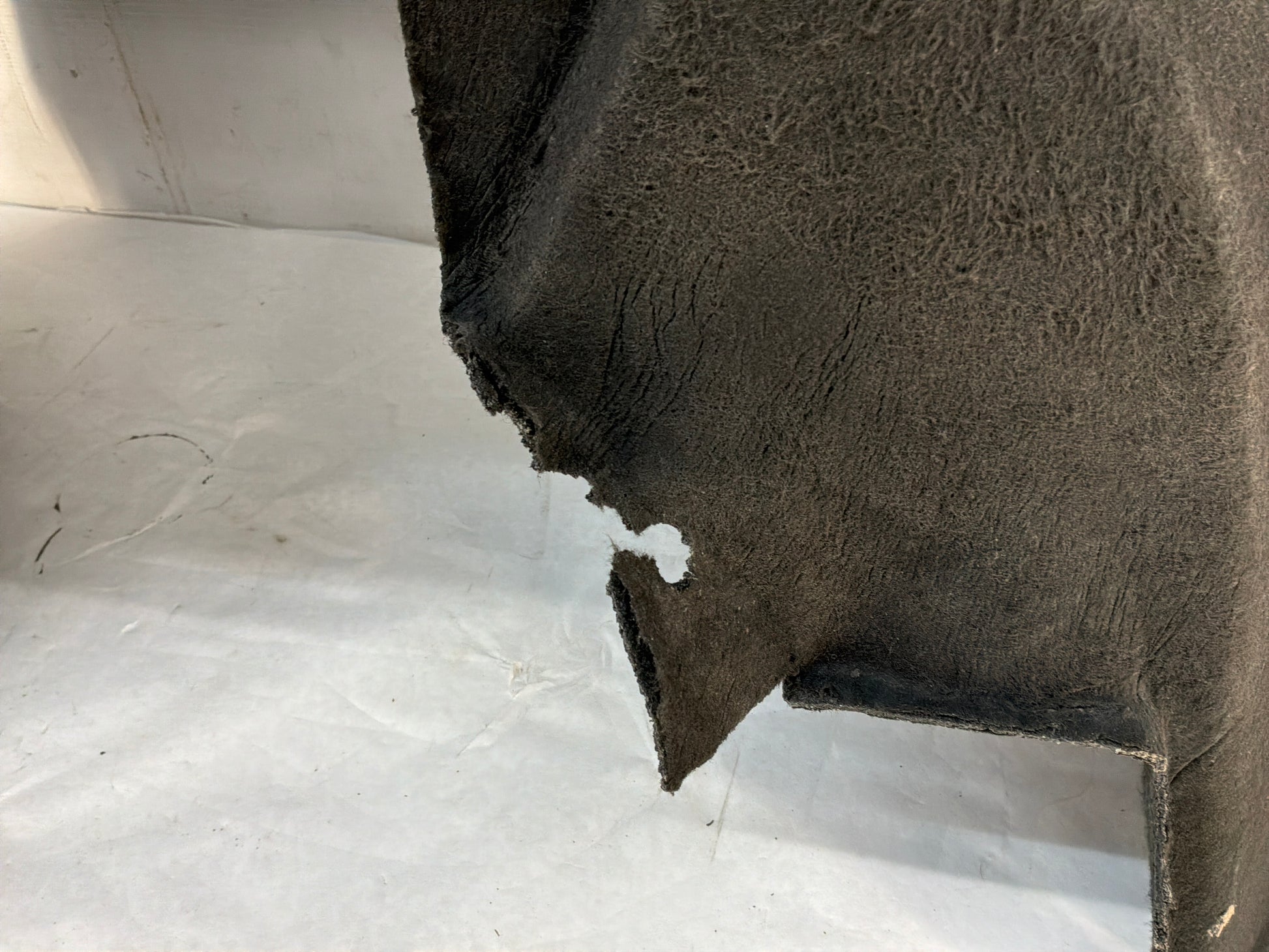 Lh front wheel liner - Day's Parts Yard