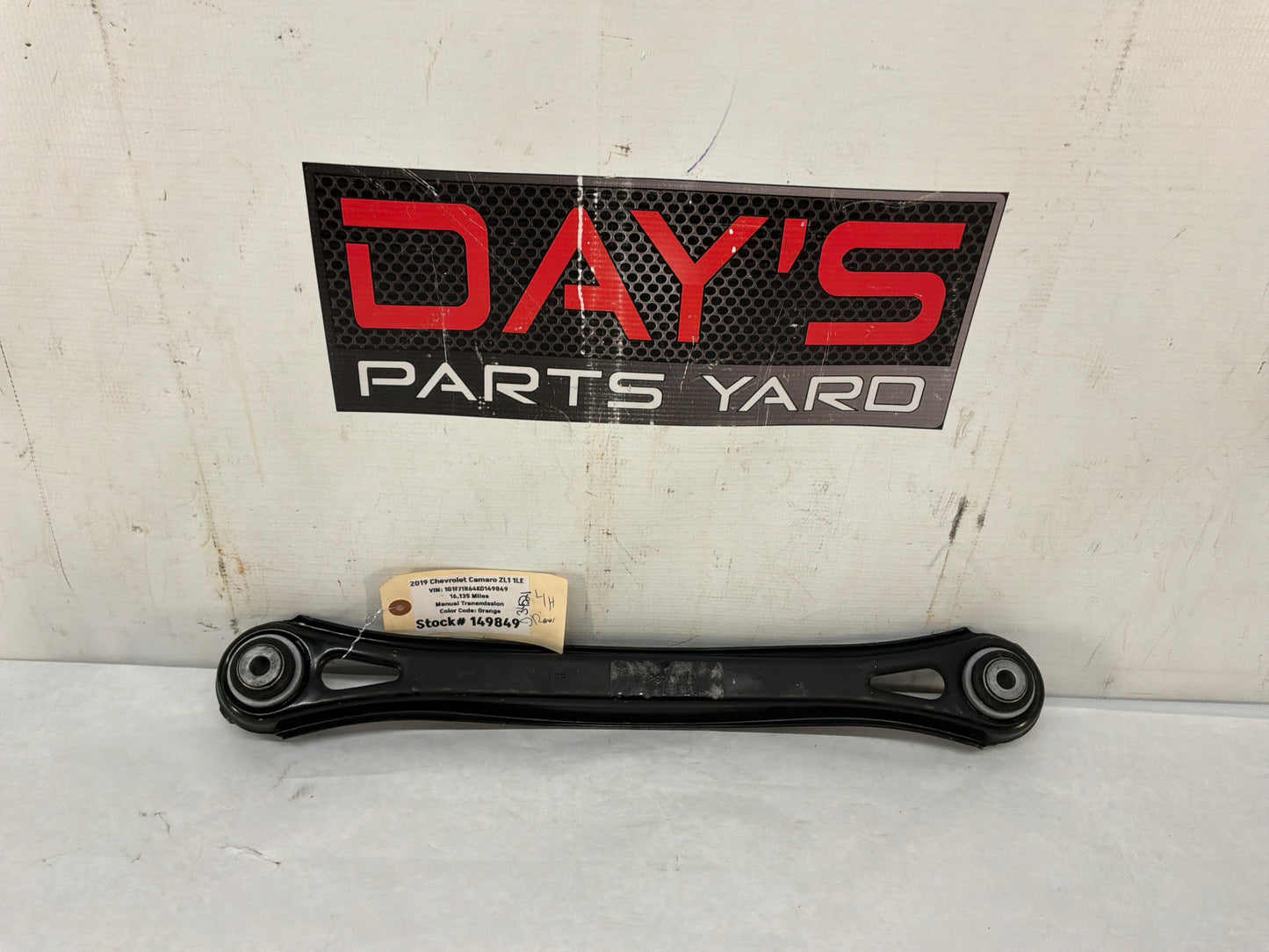 Lh rear control arm - Day's Parts Yard