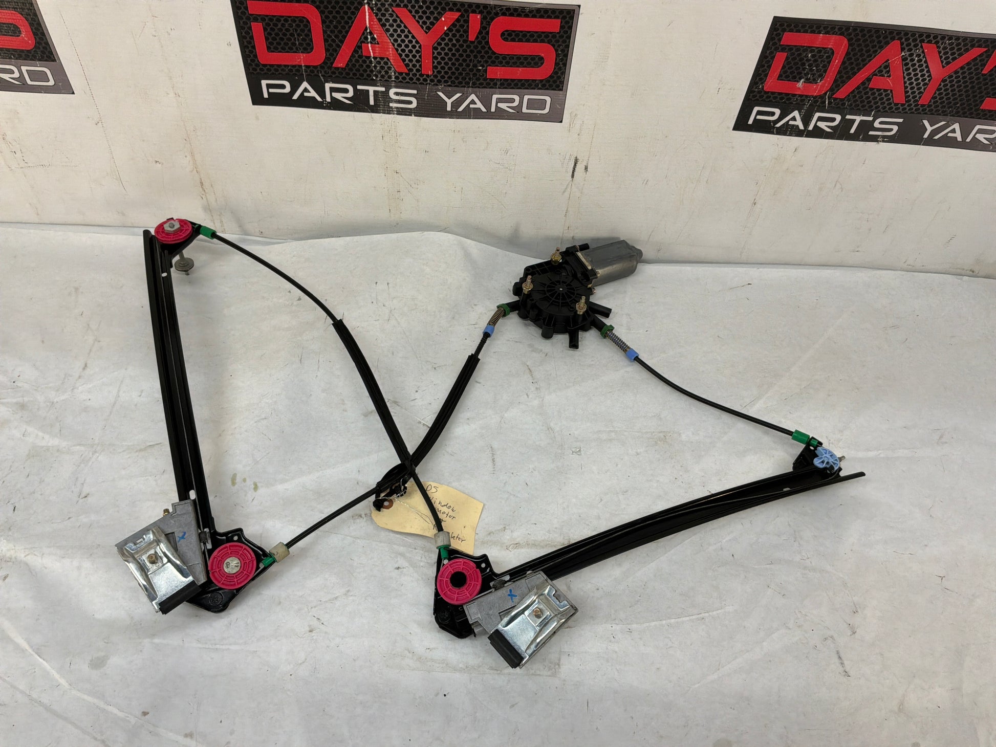 Lh window reg - Day's Parts Yard