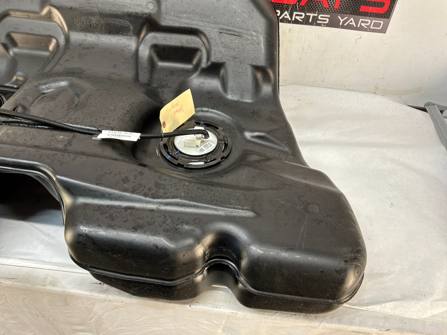 Fuel tank - Day's Parts Yard