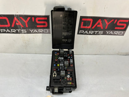 Fuse box - Day's Parts Yard