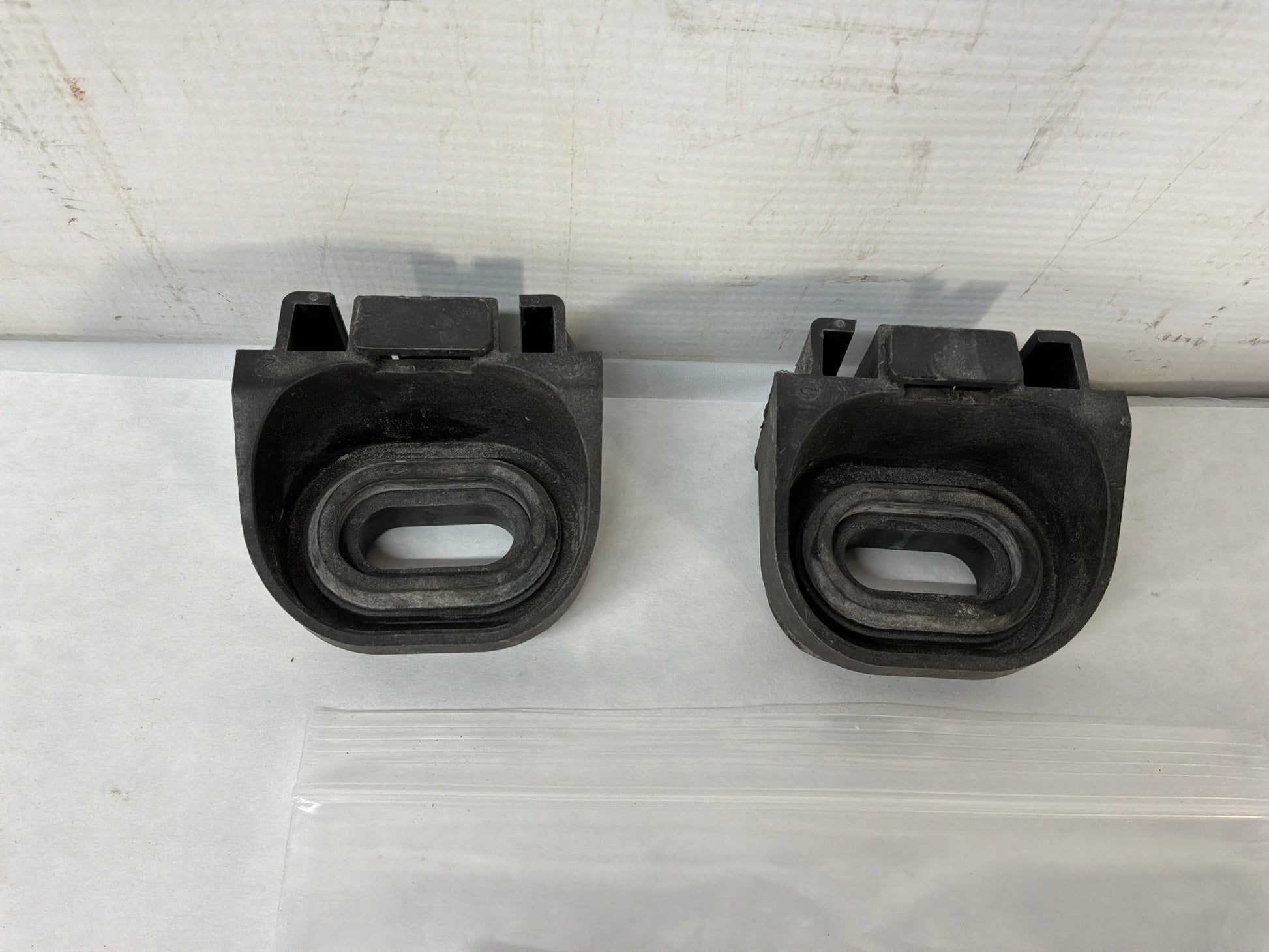 Radiator mounts - Day's Parts Yard