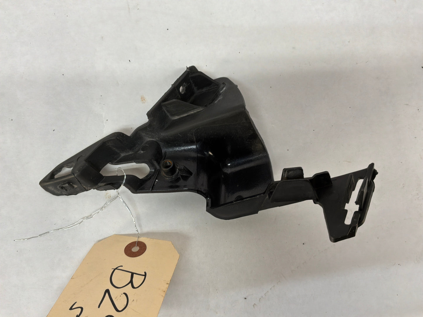 2014 Chevy Camaro SS RH & LH Front Bumper Fascia Lower Reinforce OEM