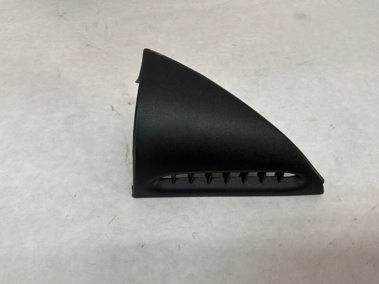 2006 Pontiac GTO RH Passenger Defrost Trim Door Vent Triangle OEM