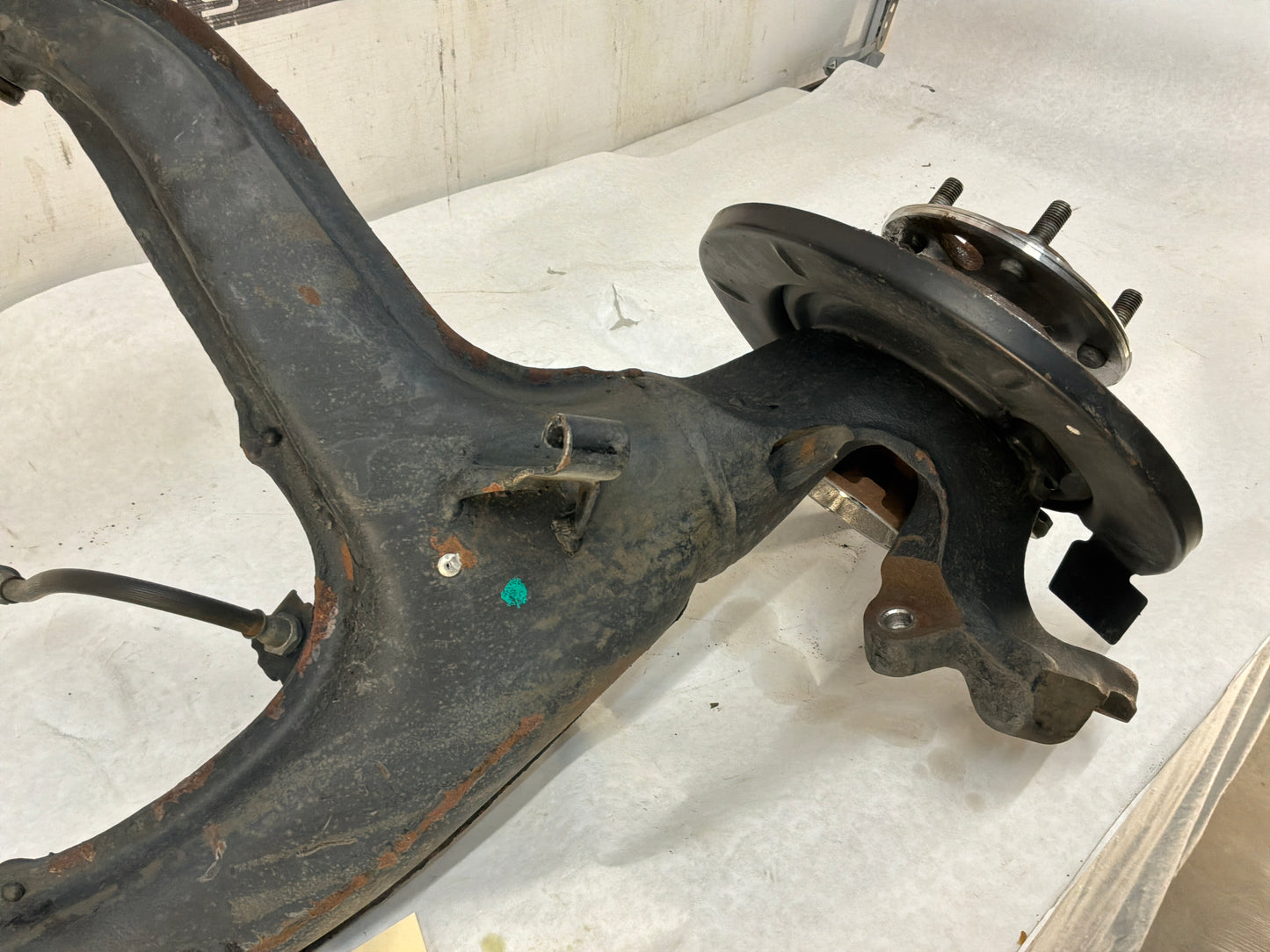 2006 Pontiac GTO LH Driver Rear Suspension Spindle Hub Knuckle Control Arm OEM