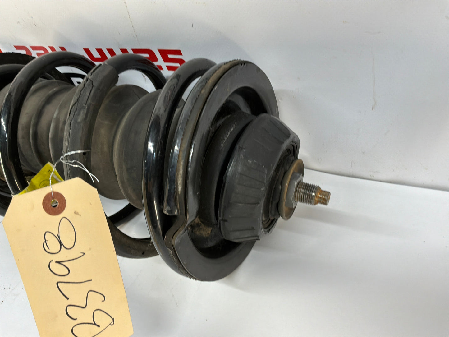 2008 Pontiac G8 GT RH Passenger Front Strut Assembly OEM