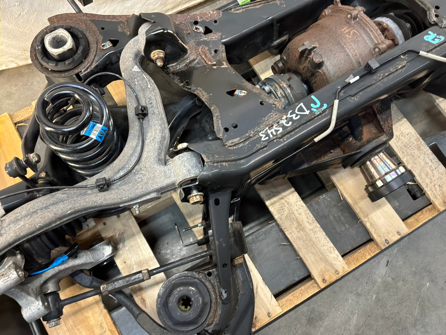 2006 Cadillac CTS-V 3.23 LSD V2 Rear End Differential Cradle Setup One Piece Driveshaft OEM