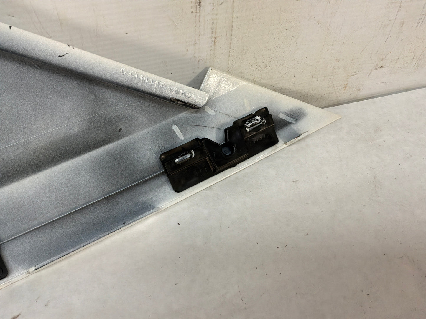 2012 Chevy Avalanche RH Passenger Bed Inner Trim Cargo Box Sail Panel Cladding OEM