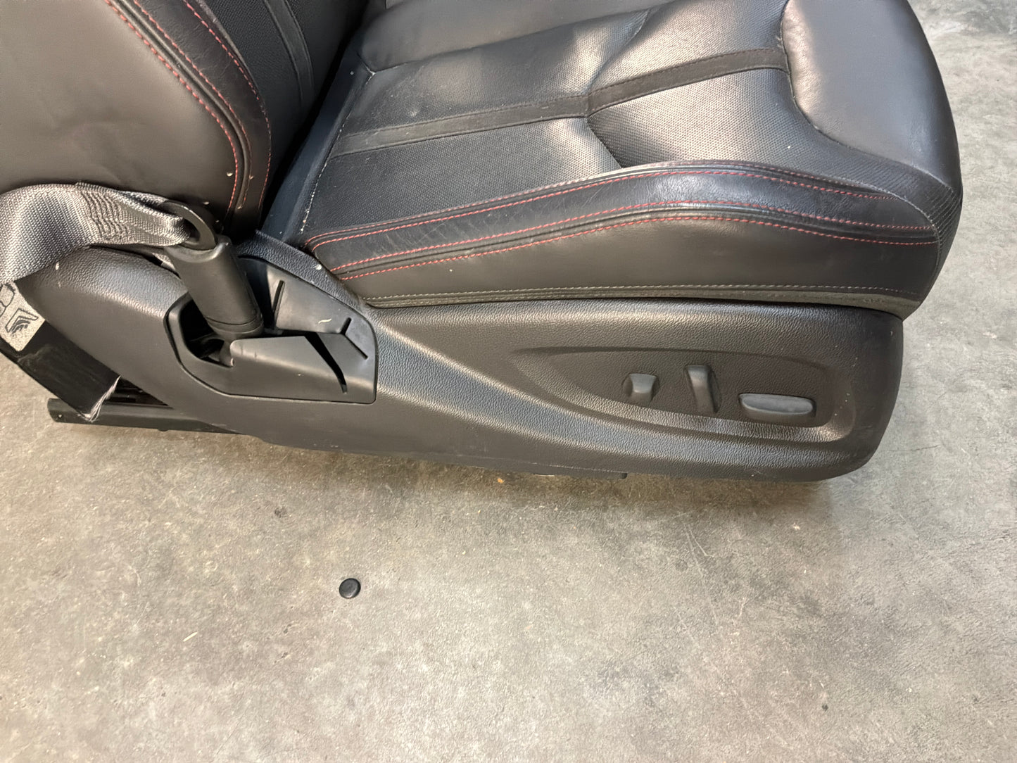 2017 Chevy SS Sedan RH Passenger Front Seat Black Leather Alcantara Suede OEM