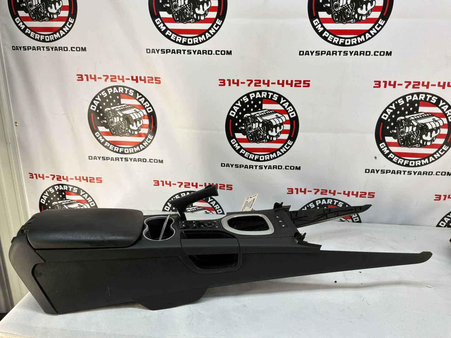 2008 Pontiac G8 Base Center Console Armrest w/ Automatic Shifter OEM