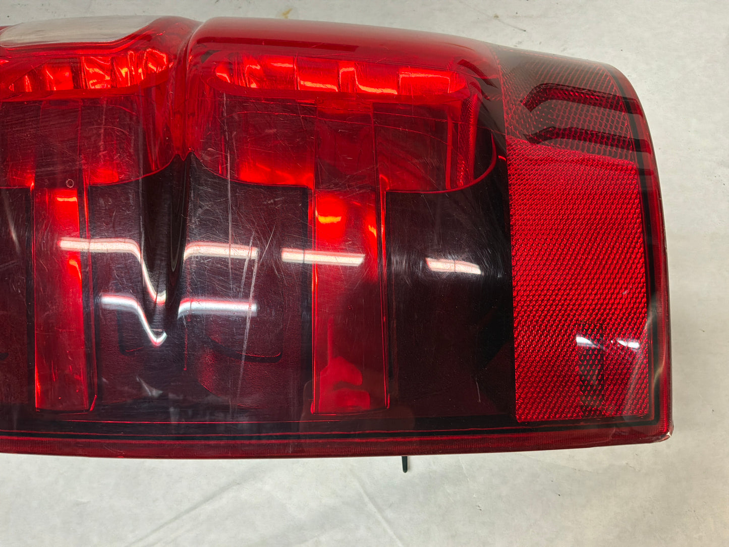 2012 Chevy Avalanche LH Driver Tail Light Taillight Lamp OEM