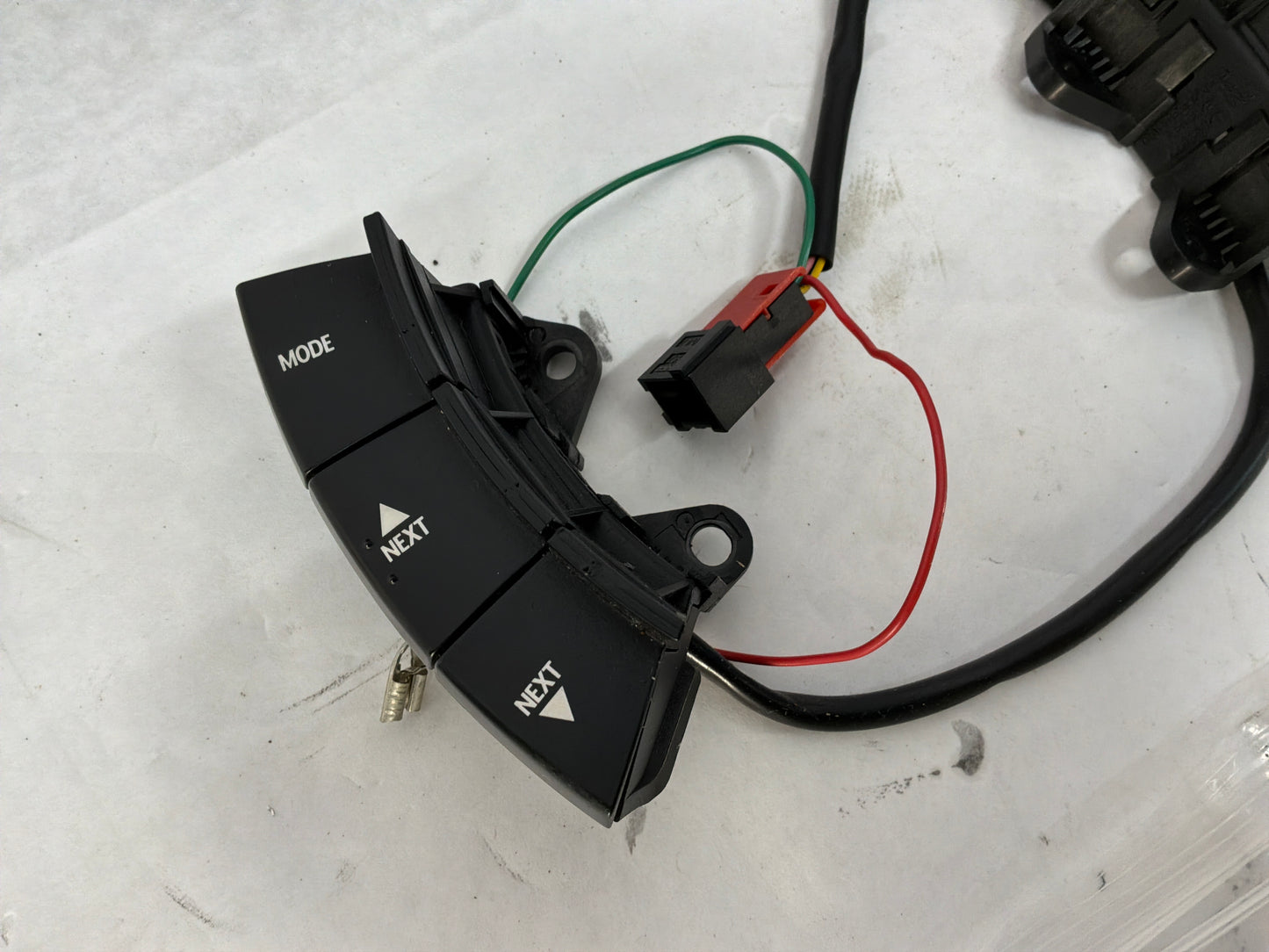 2004 Pontiac GTO Steering Wheel Radio Control Buttons Switches OEM