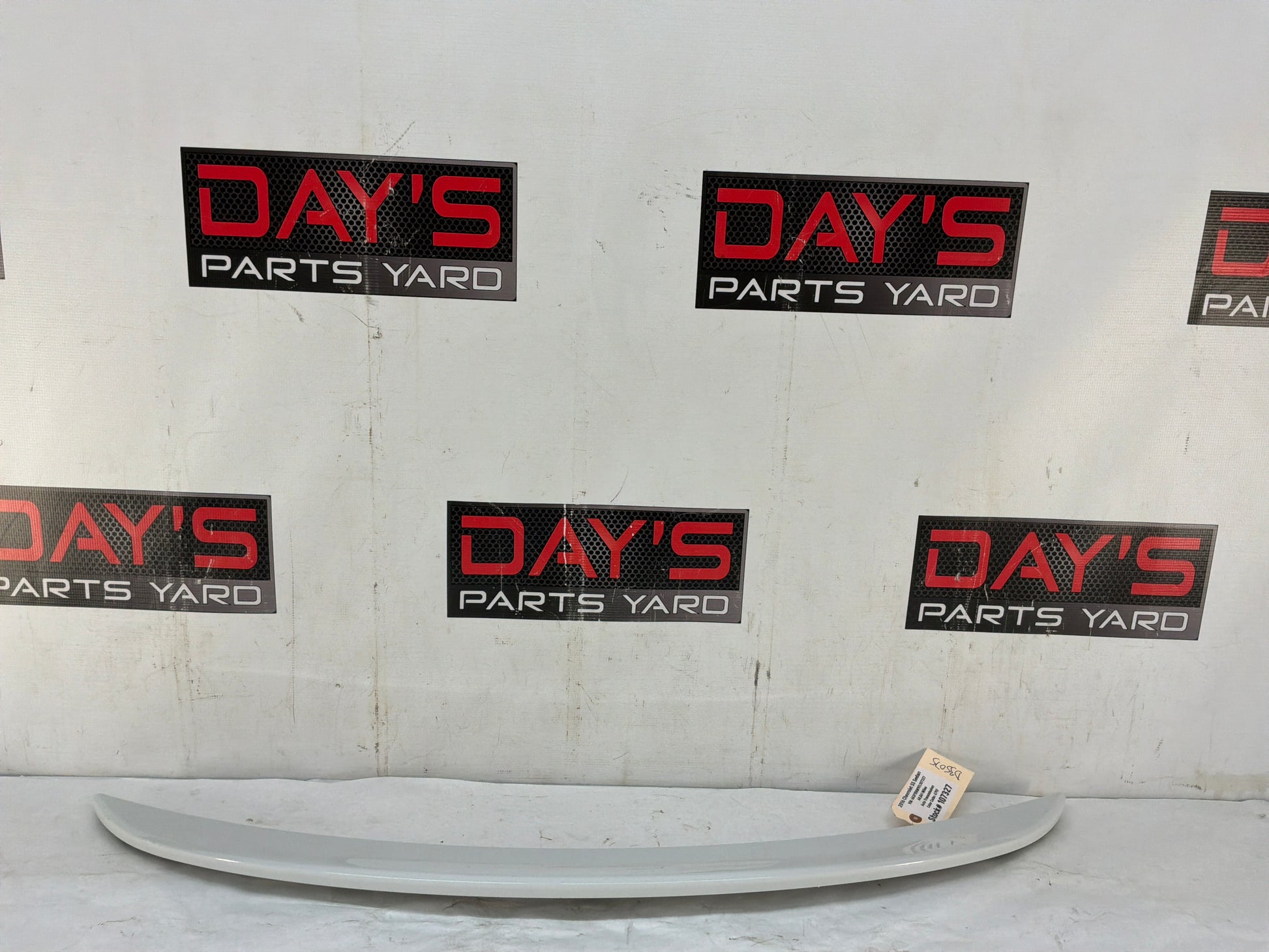 Spoiler wing - Day's Parts Yard