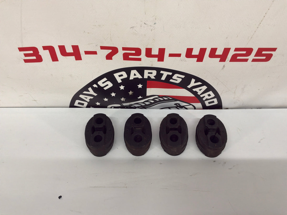2014 Chevy SS Sedan Exhaust Muffler Hangers Bushings Insulators Set OEM