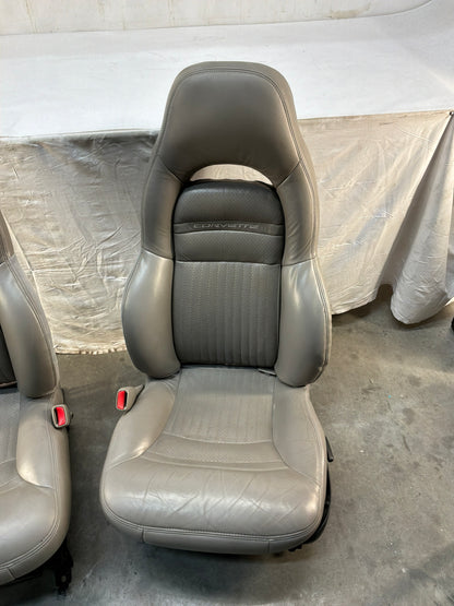 Front seats - Day's Parts Yard