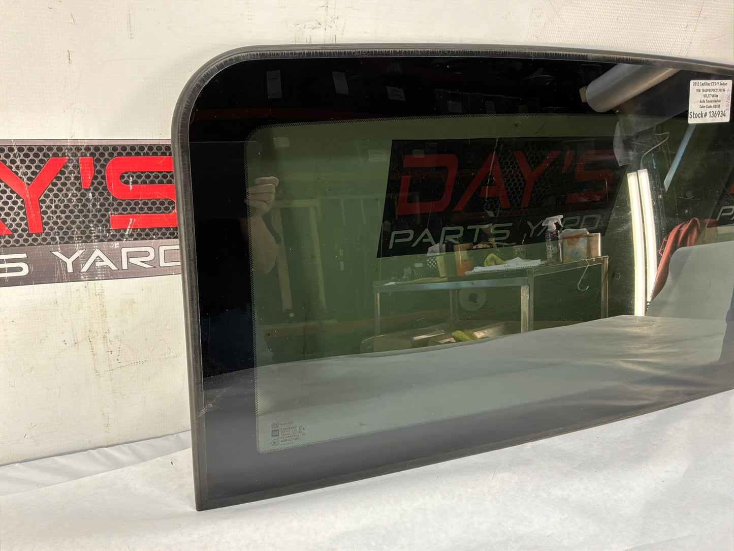Sun roof glass - Day's Parts Yard