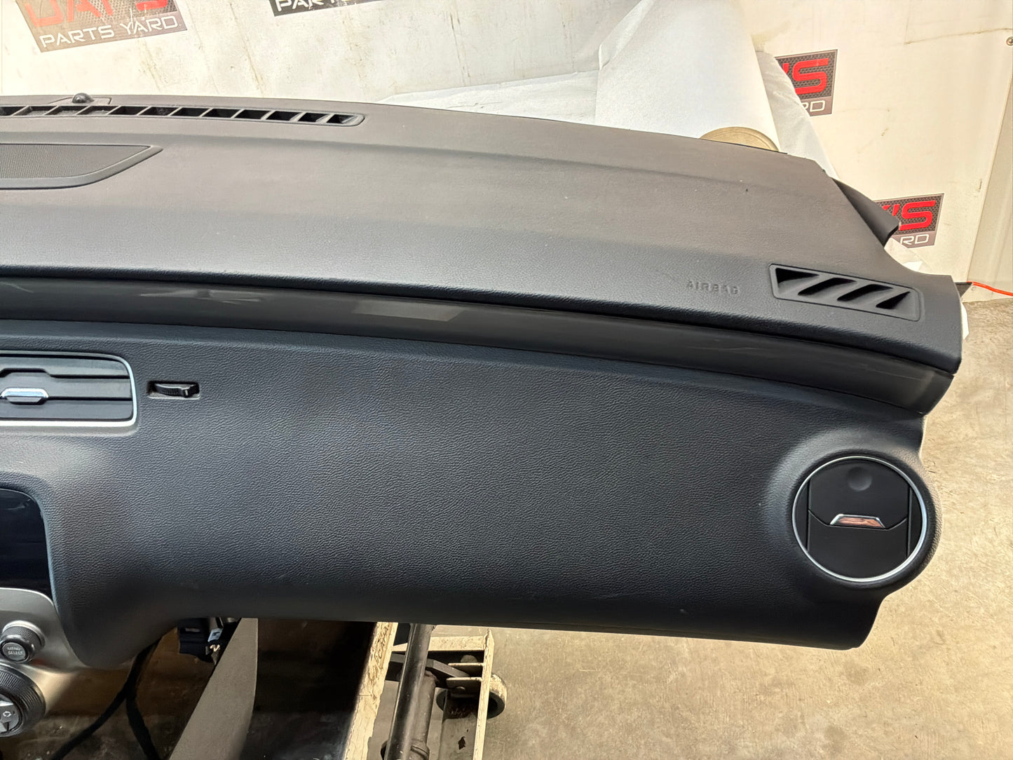 Dash w  enter console and Shifter - Day's Parts Yard