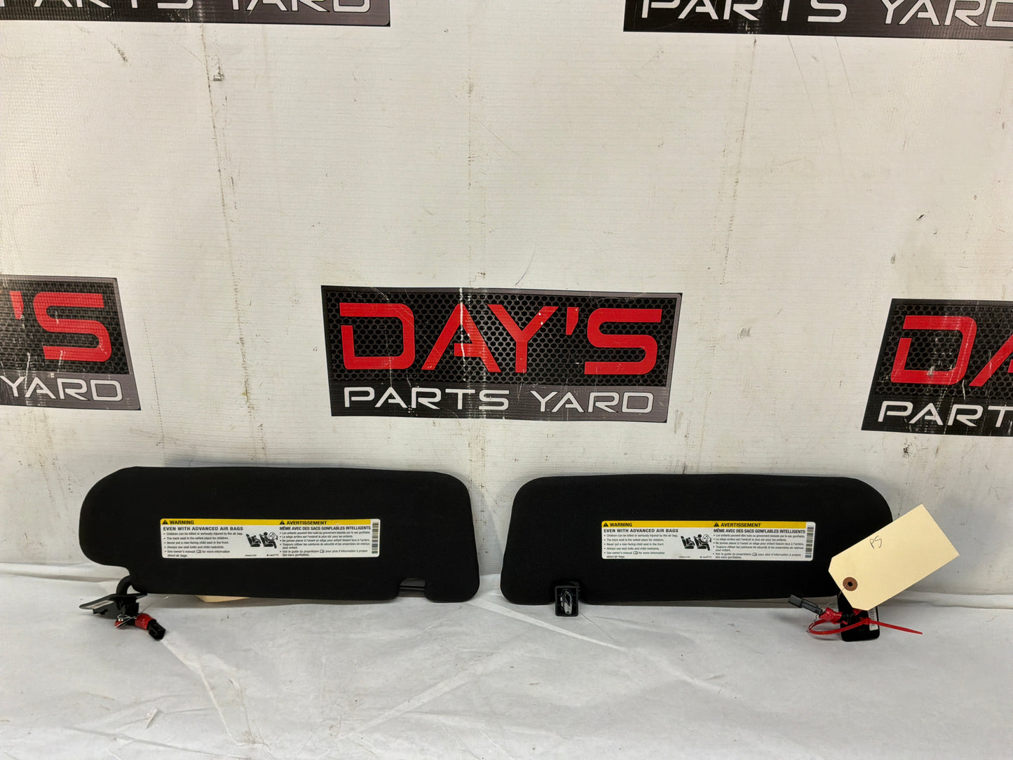 2008 Pontiac G8 Base RH & LH Sunvisor Sun Visor Shade w/ Clips OEM