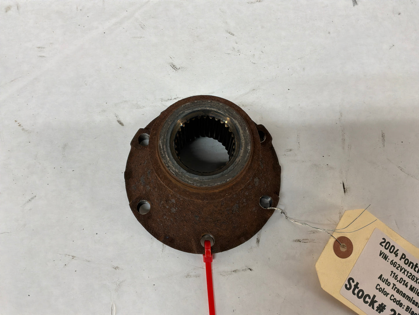 2004 Pontiac GTO RH Passenger Rear Wheel Spindle Hub CV Axle Flange OEM