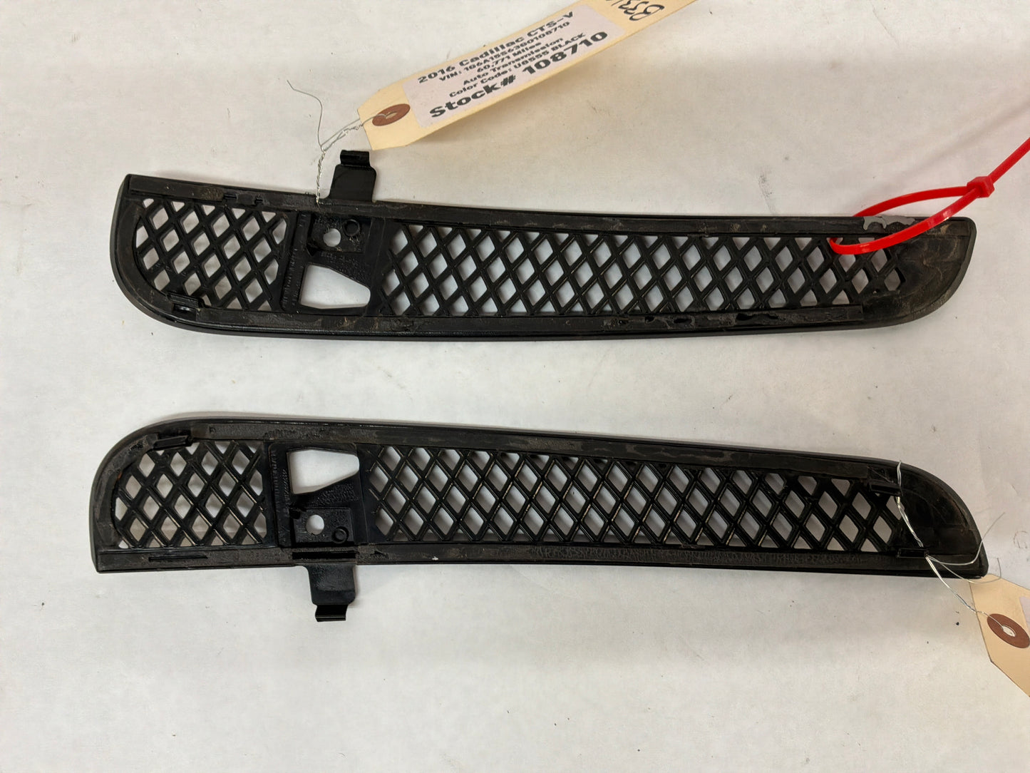 2016 Cadillac CTS-V RH & LH Front Fender Vents w Emblem Badge OEM
