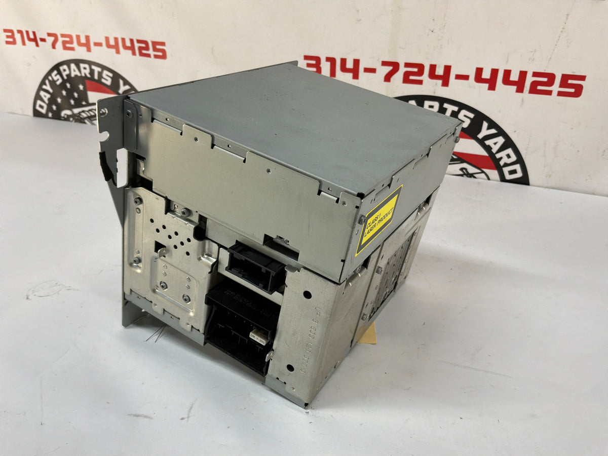 Radio receiver - Day's Parts Yard