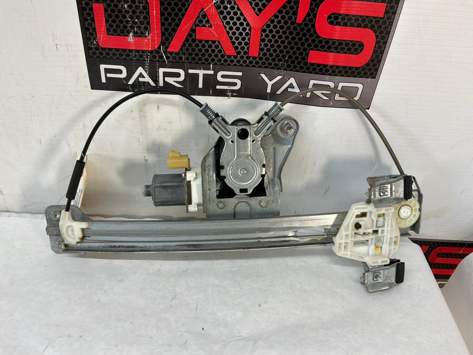 Lh rear window reg - Day's Parts Yard