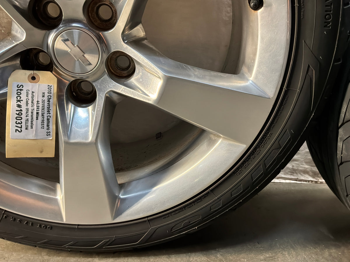 2010 Chevy Camaro SS 20x8 20x9 Factory OEM Wheels Rims with Tires