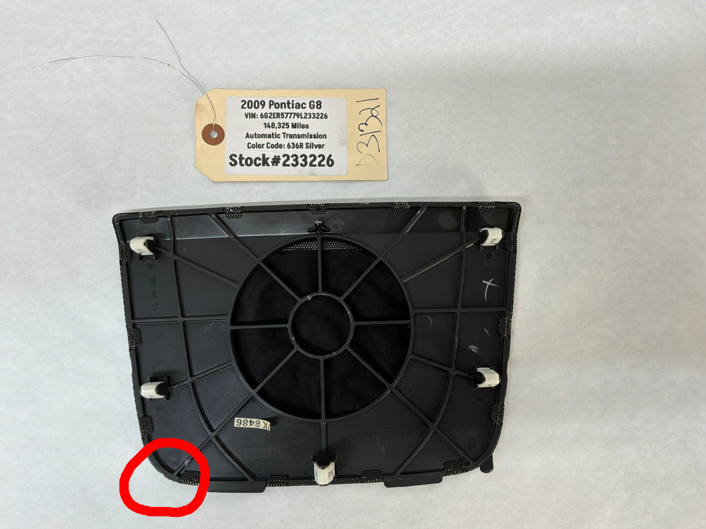 2009 Pontiac G8 Base Center Dash Radio Bezel Speaker Cover Grille OEM - Day's Parts Yard