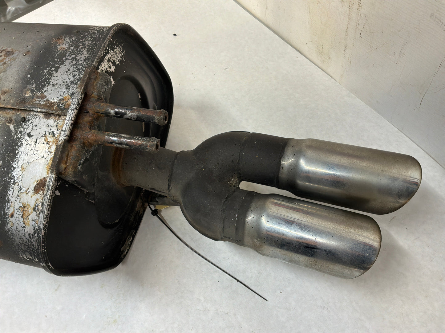 2008 Pontiac G8 GT Factory OEM Exhaust Mufflers Dual Tip OEM