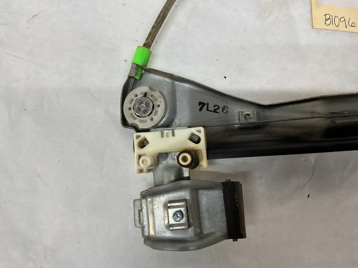 2008 Pontiac G8 GT RH Passenger Front Window Motor Regulator OEM
