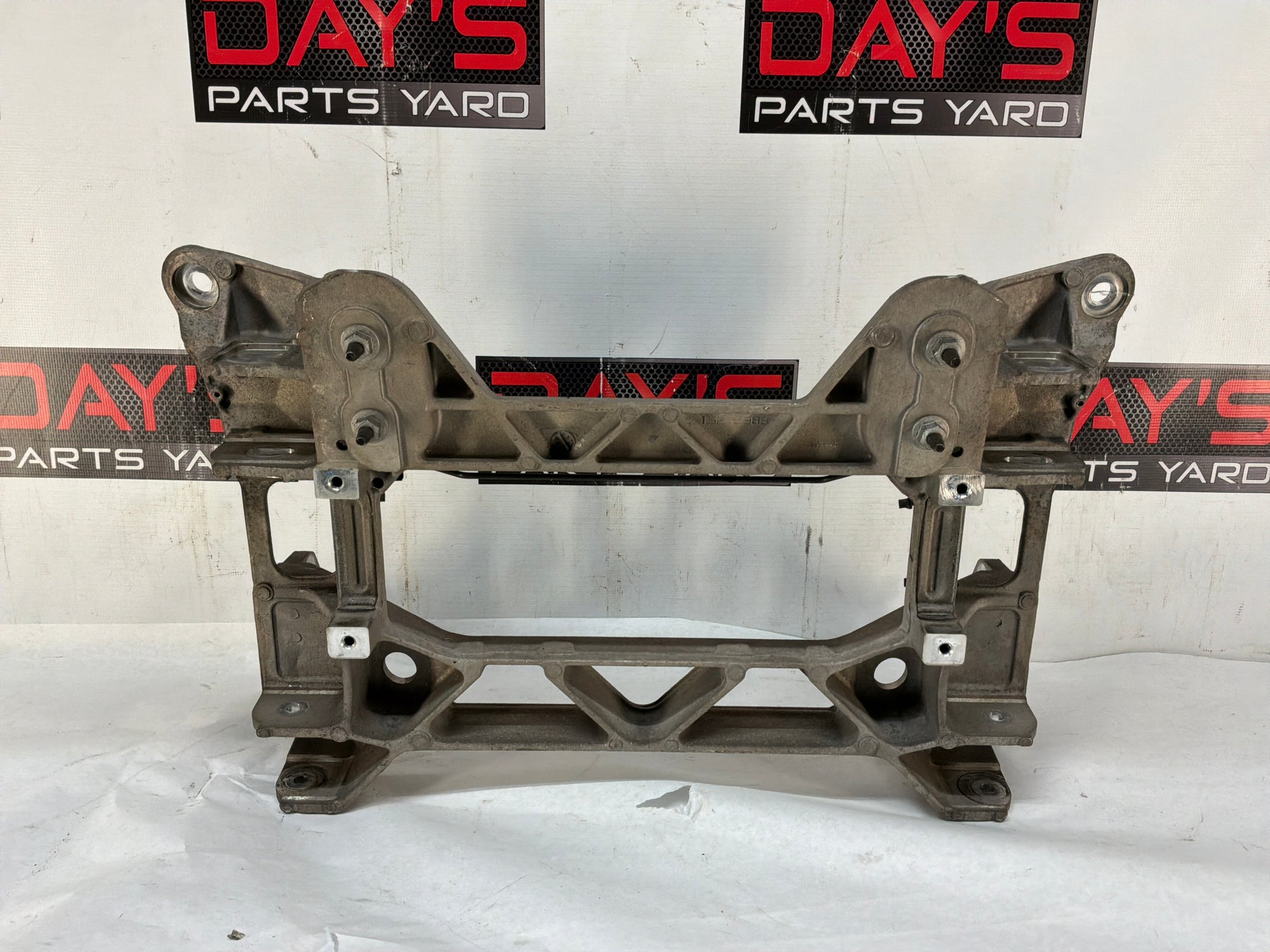 Rear cradle - Day's Parts Yard