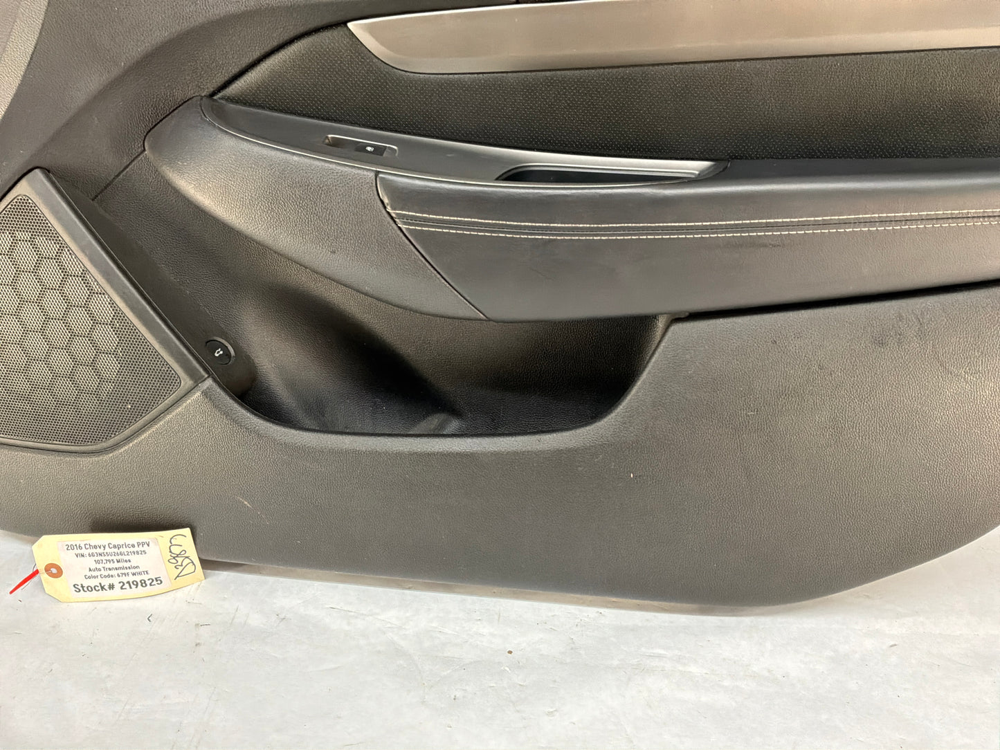 2016 Chevy Caprice PPV RH Passenger Front Interior Door Panel Trim OEM