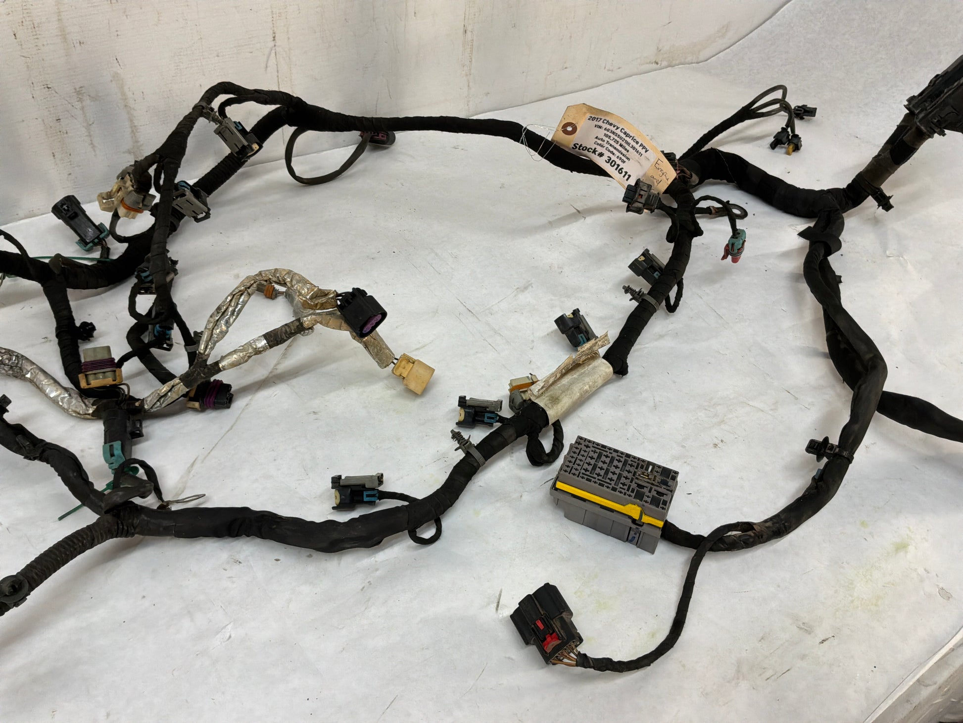 2017 Chevy Caprice PPV Engine Motor Automatic Transmission Wire Wiring Harness OEM - Day's Parts Yard
