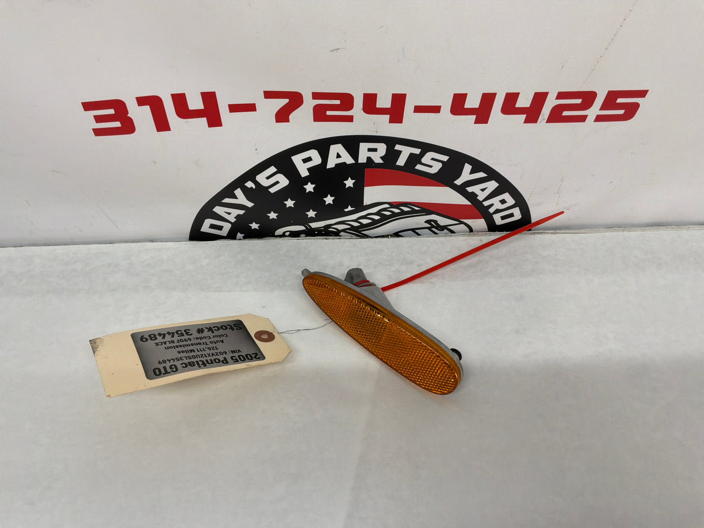 2005 Pontiac GTO RH Passenger Side Marker Light Lamp w/ Socket OEM
