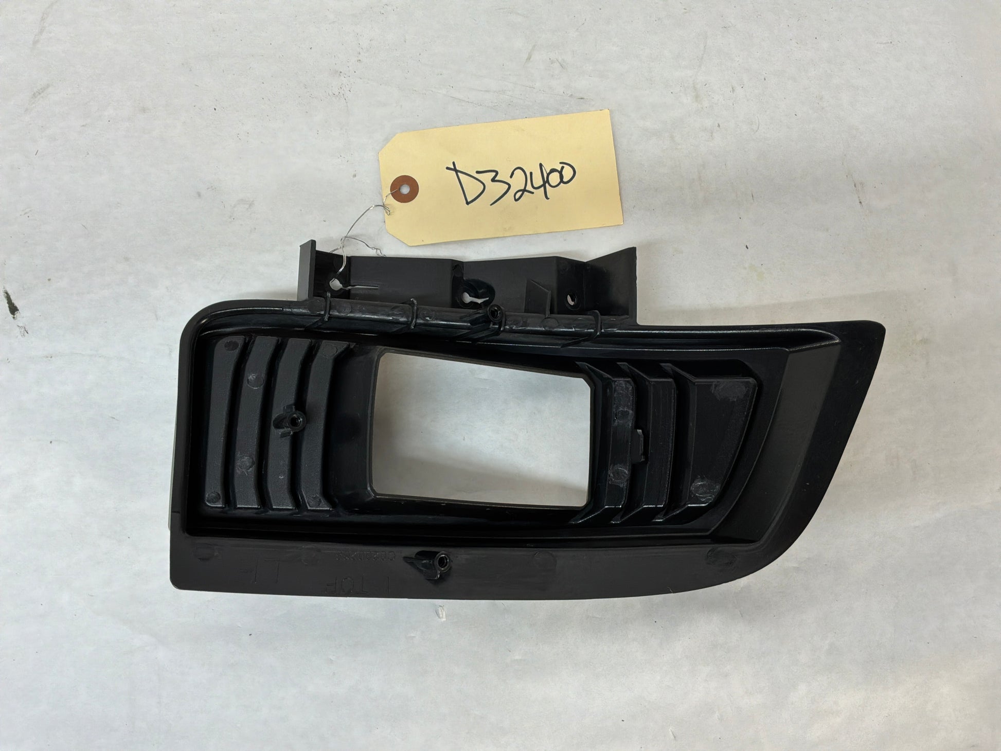 Bezel - Day's Parts Yard