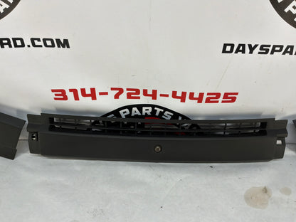 2008 Pontiac G8 Base RH & LH Dash Panels Center Cowl Defrost Trim Extensions OEM