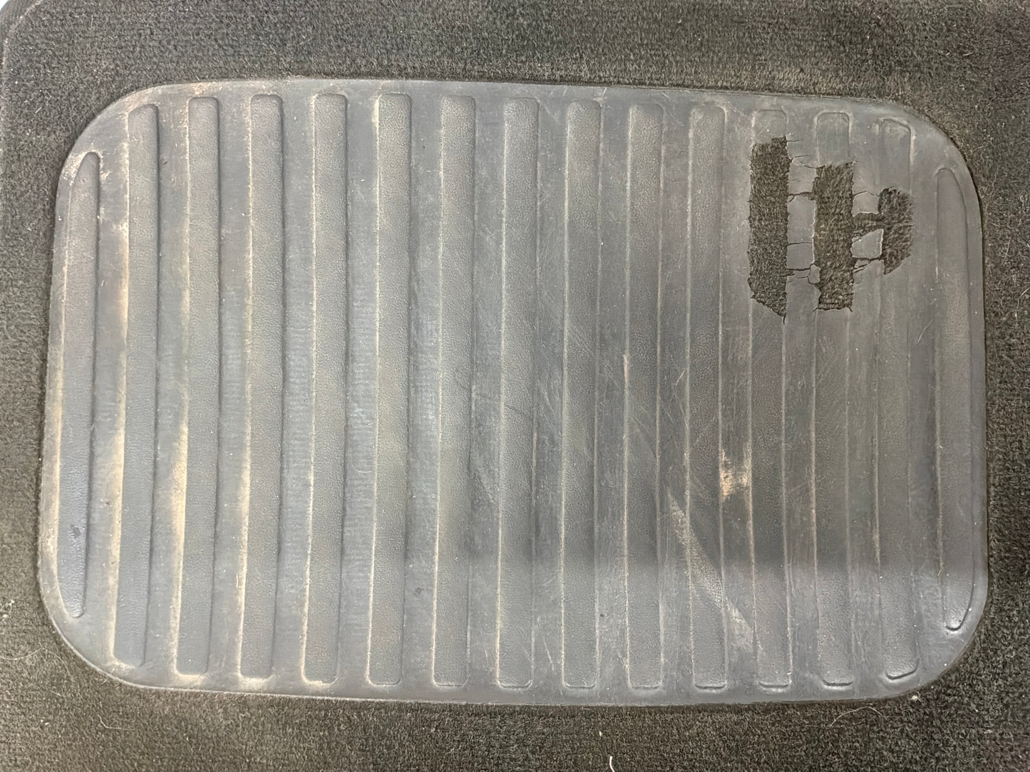 2008 Pontiac G8 GT Front and Rear Floor Mats OEM