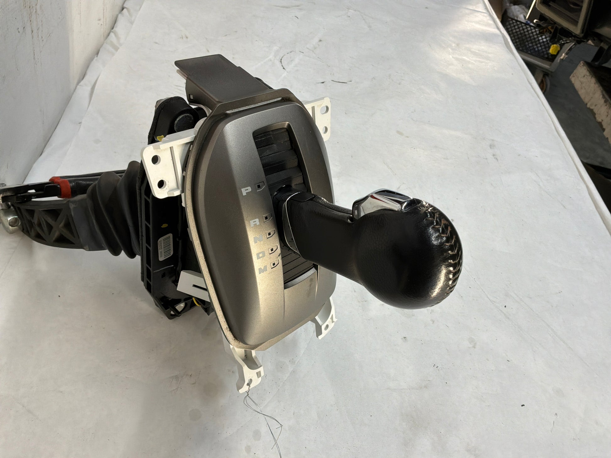 Dash w  enter console and Shifter - Day's Parts Yard