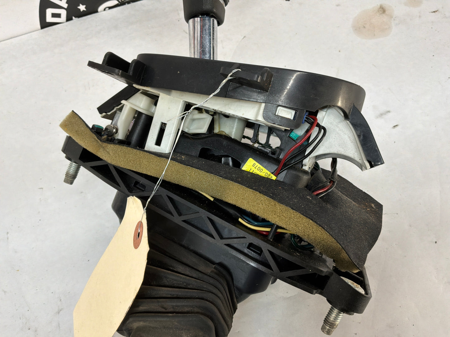 2008 Pontiac G8 Base Automatic Shifter Assembly OEM